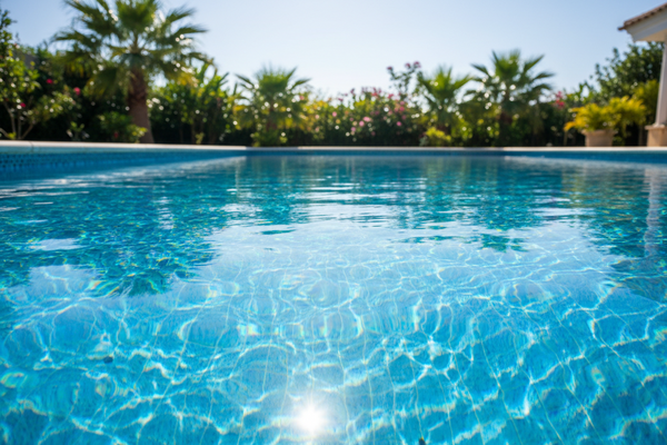 Comment nettoyer le filtre de sa piscine efficacement et au bon moment ?